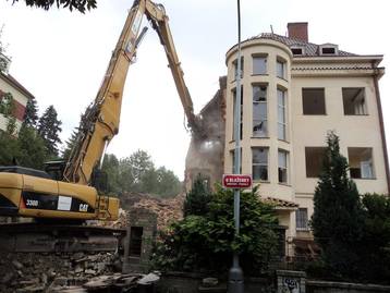 Kompletní demolice patrového rodinného domu Vila Blaženka, Praha 5
